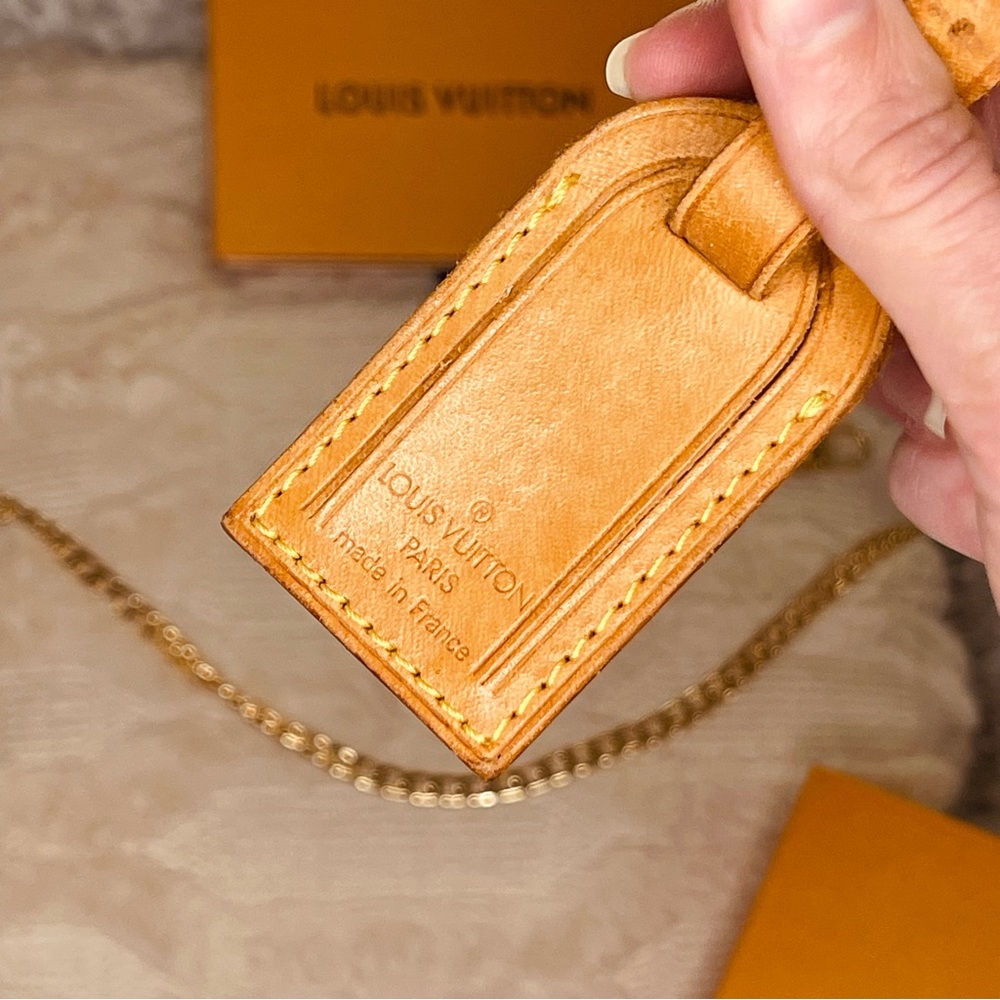 LOUIS VUITTON Poignet and Luggage Tag Set in Vachetta Leather - Picture 7 of 8